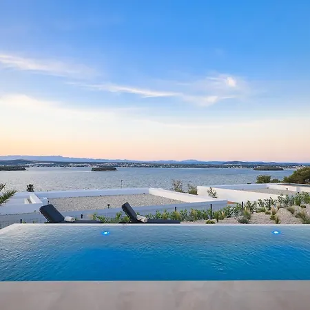 Villa Diva Tkon